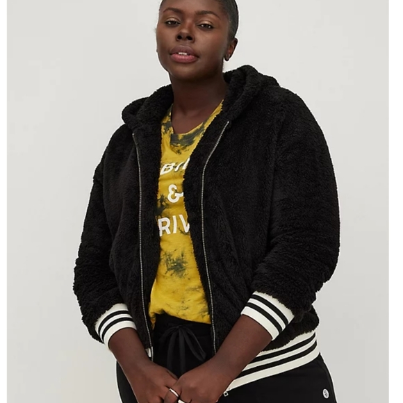 🖤Torrid Faux Fur Bomber Jacket - Picture 2 of 6